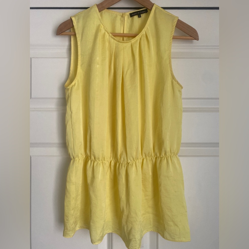 Violet and Claire Satin Sleeveless Top Size L
Yellow Business Casual Office
